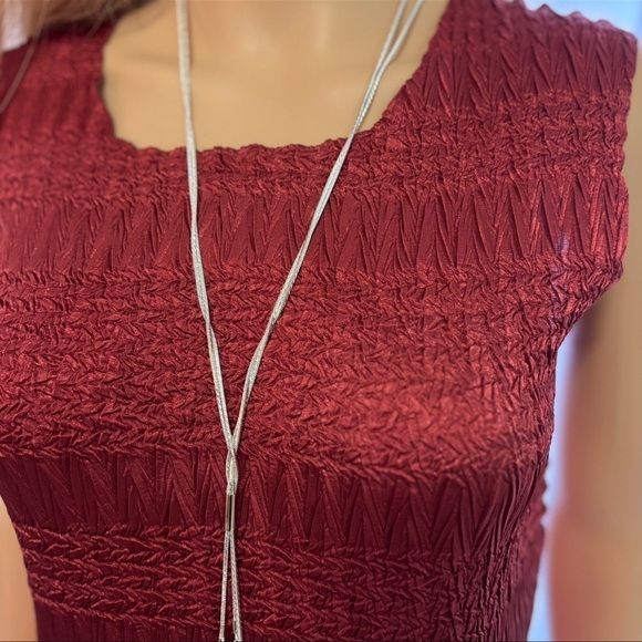 Nicola Sleeveless Top Dark Red Size Small in Excellent Condition - Picture 3 of 6